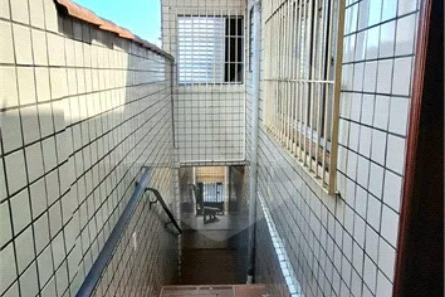 Excelente Sobrado eom ótima localização. Venha fazer uma visita.
