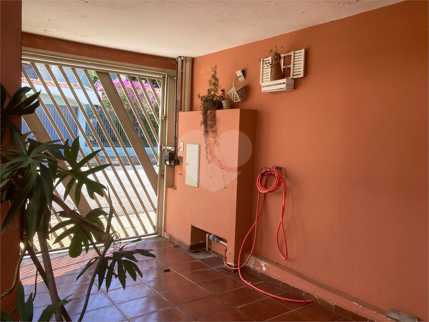 Vende-se excelente casa próxima ao Centro