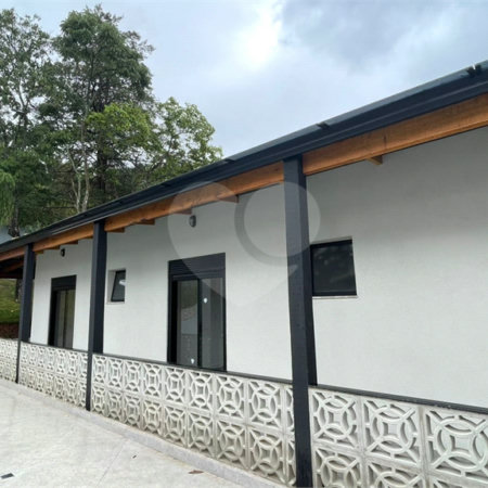Casa térrea encantadora - Terreno 544m² (17 x 32m), com 198m² no Bairro Estância Brasil - Atibaia