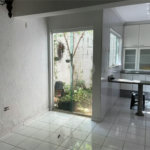 Sobrado com 4 dormitórios, 2 suítes, closet, varandas, escritório, jardim de inverno, espaço gourmet com churrasqueira e fogão a lenha e 3 vagas.