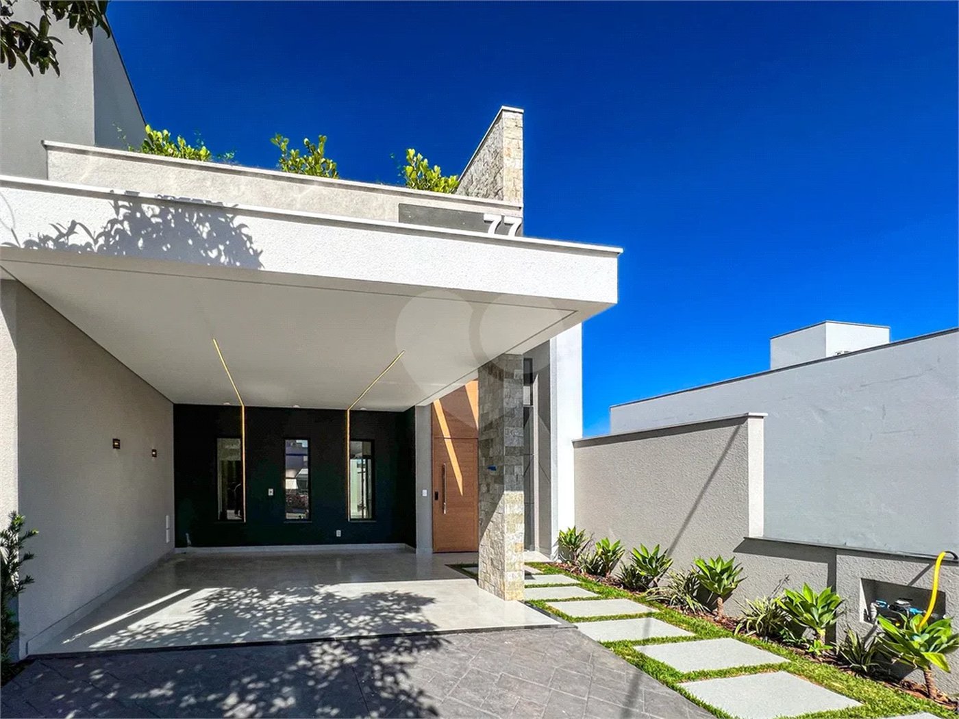 Casa recém construída à venda no Condomínio Tomazella - Piracicaba / SP.