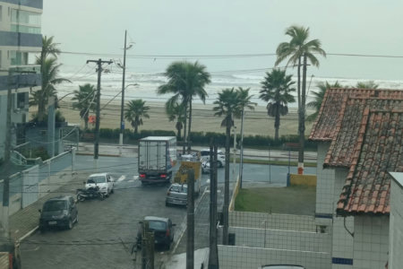 🌊✨ SEU NOVO LAR A POUCOS PASSOS DO MAR NA GUILHERMINA! ✨🌊