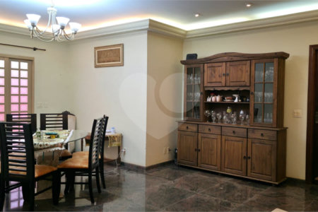 Casa à venda no Parque Fehr de 500m²