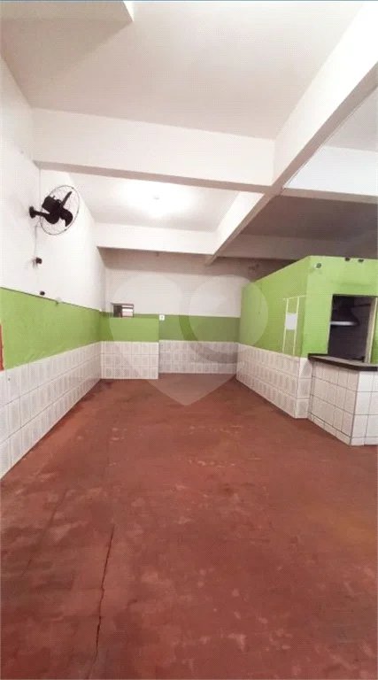 Aluga-se Salão Comercial de 150 m² no Jabaquara — Excelente Oportunidade!