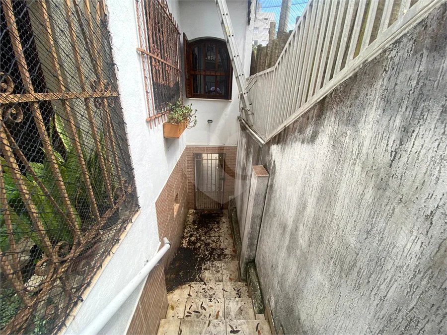 Terreno 10 X 30m,ideal para construtor, com casa principal, mais 3 casas no mesmo terreno e gerando renda, em Perdizes - São Paulo
