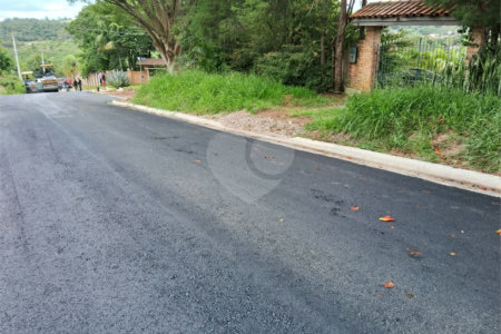 Chácara à venda com 4 quartos, sendo 1 suíte,  em Monterrey, Louveira, SP