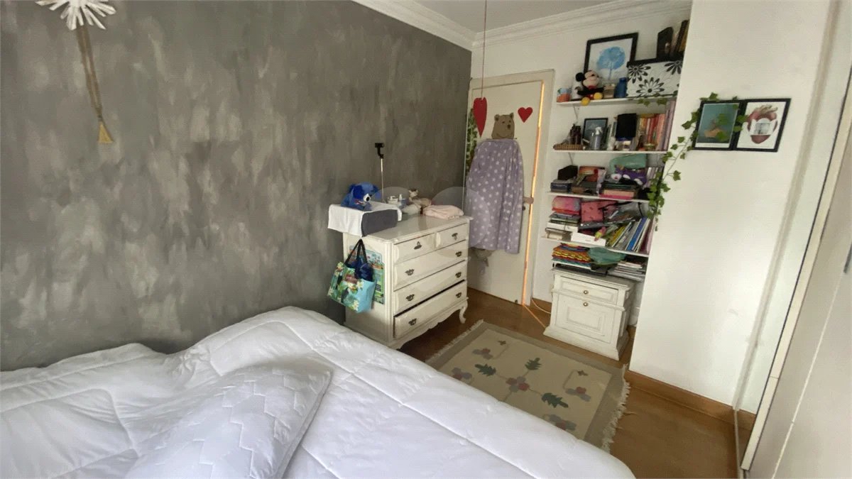 Apartamento à venda com 4 quartos, sendo 1 suíte, em Alto da Boa Vista, São Paulo, SP