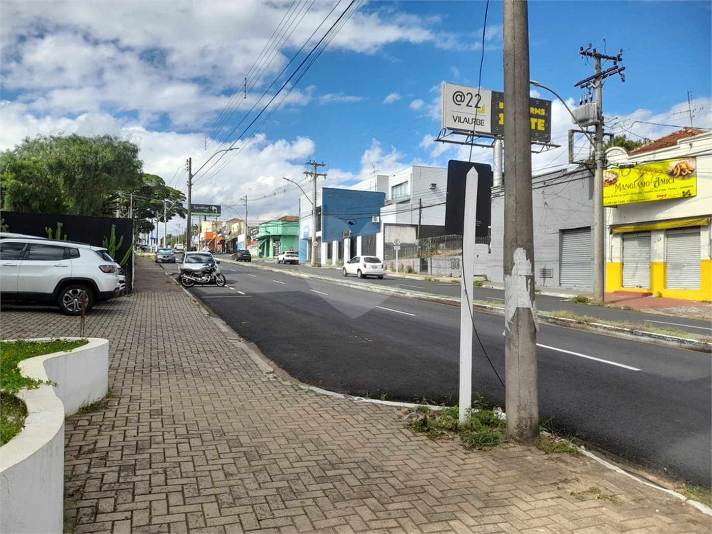 Galpão Comercial à Venda – Localização Estratégica na Avenida São Carlos