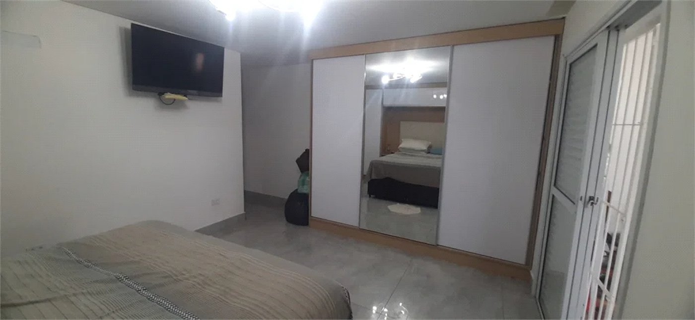 Sobrado à venda com 3 quartos, sendo 1 suíte,  em Jardim Sarah, São Paulo, SP