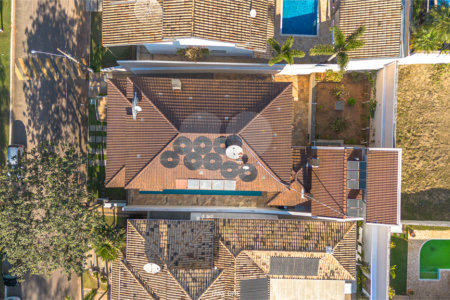 Belíssimo sobrado com piscina aquecida no Condomínio Villagio Capriccio - Louveira SP.