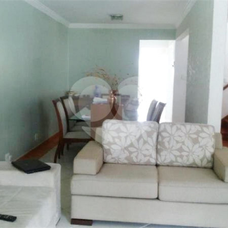 Excelente sobrado à venda em Moema Pássaros c/222 m², 3 suítes e 3 Vagas na garagem