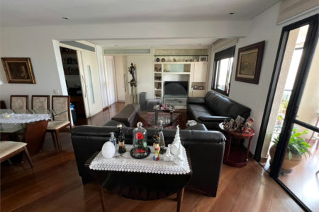 Apartamento à venda com 2 suítes em Campo Belo, São Paulo, SP