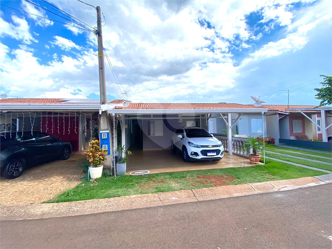 Casa com piscina para venda no Terra nova