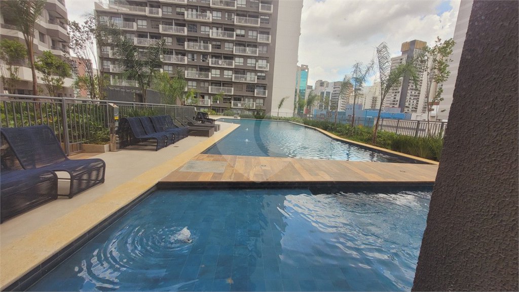 Studio sofisticado, totalmente mobiliado e pronto para morar