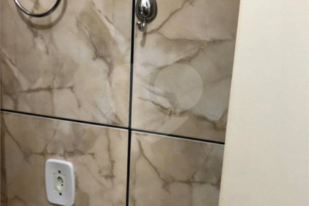 Casa térrea no Condomínio Moradas II .