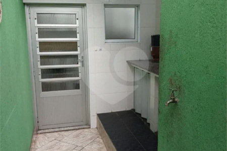 Sobrado à venda com 212 m², 2 quartos (suítes), 3 banheiros e 2 vagas de garagem, em São Caetano do Sul