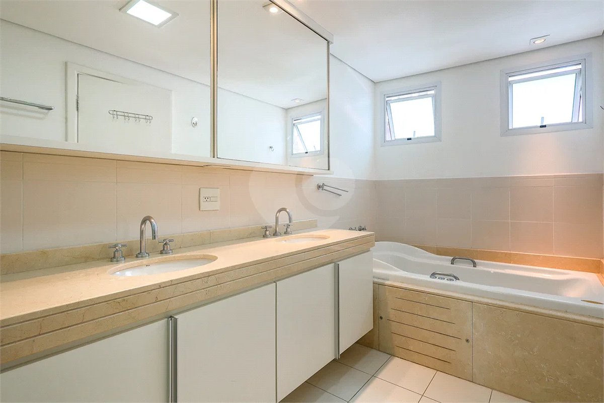Apartamento à venda com 4 suítes, em Jardim Paulistano, São Paulo, SP