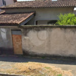 CASA LINEAR PRECISANDO DE REFORMA, 2 QUARTOS COM SUÍTE À VENDA, 121M² DE AREA CONSTRUIDA- CAMPO GRANDE