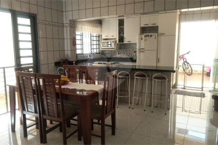 Sobrado à Venda no Bicão – São Carlos/SP