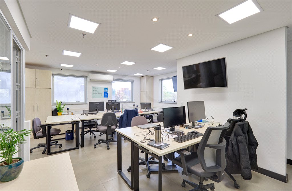 Sala comercial á venda em Santo Amaro, São Paulo - SP