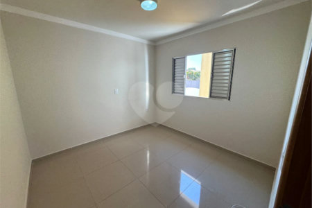 Apartamento á venda com 02 Dormitórios, em São Carlos.
