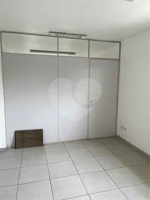 Ótimo Prédio Comercial !! Vende Total ou Aluga andar superior..OPORTUNIDADE !