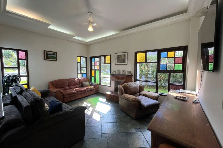 Villagio à venda com 4 quartos, sendo 2 suítes, em Riviera de São Lourenço, Bertioga, SP