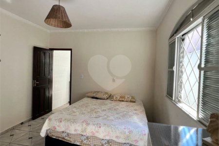 Casa à Venda no Santa Felicia, São Carlos | 2 Dormitórios | Pronta para Morar com Total Conforto