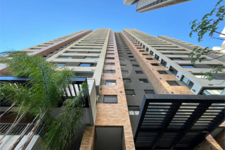 Apartamento no Brás repleto de lazer com 50 m² com 2 dormitórios e 1 vaga, Estuda Permuta
