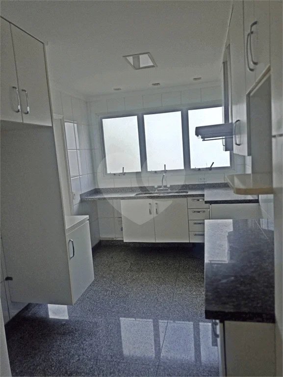 Apartamento a venda com 252 m² no Campo belo.