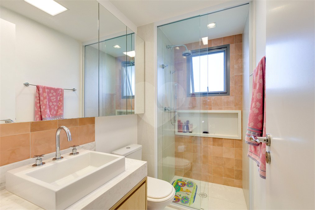 Apartamento para alugar com 3 suítes em Chácara Santo Antônio, São Paulo, SP