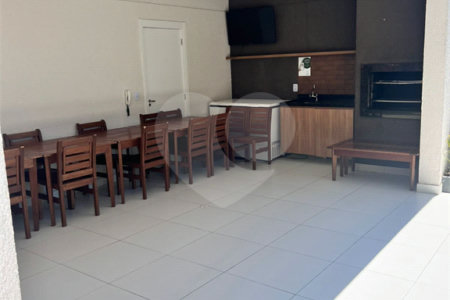 Apartamento com 2 dormitórios , à venda em Itaquera.