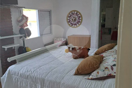 Casa Ampla com 5 Dormitórios, Piscina e Lazer Completo em Terreno de 1.260 m²