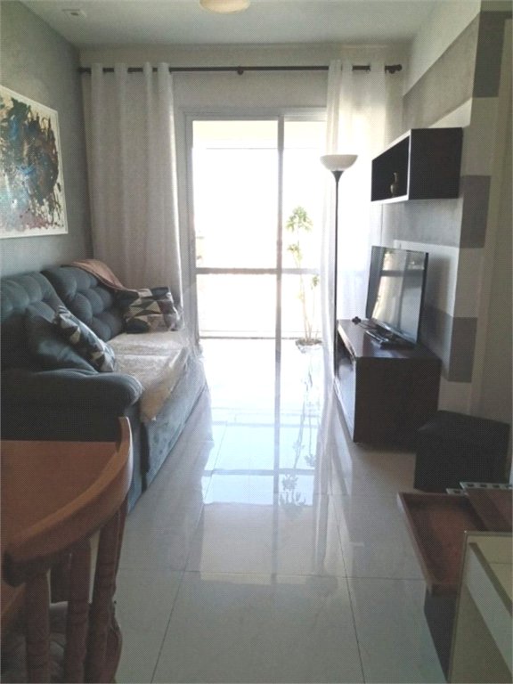 Apartamento à venda no Brás, 1 quarto, varanda, garagem, semimobiliado