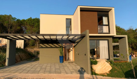 Casa à venda com 4 suítes no condomínio La Reserva II, Atibaia - SP
