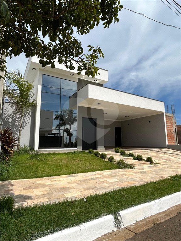 Casa térrea 3 quartos 1 suíte no residencial Terra dos Buritis