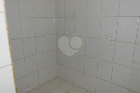 Kitnet à venda no bairro Liberdade.