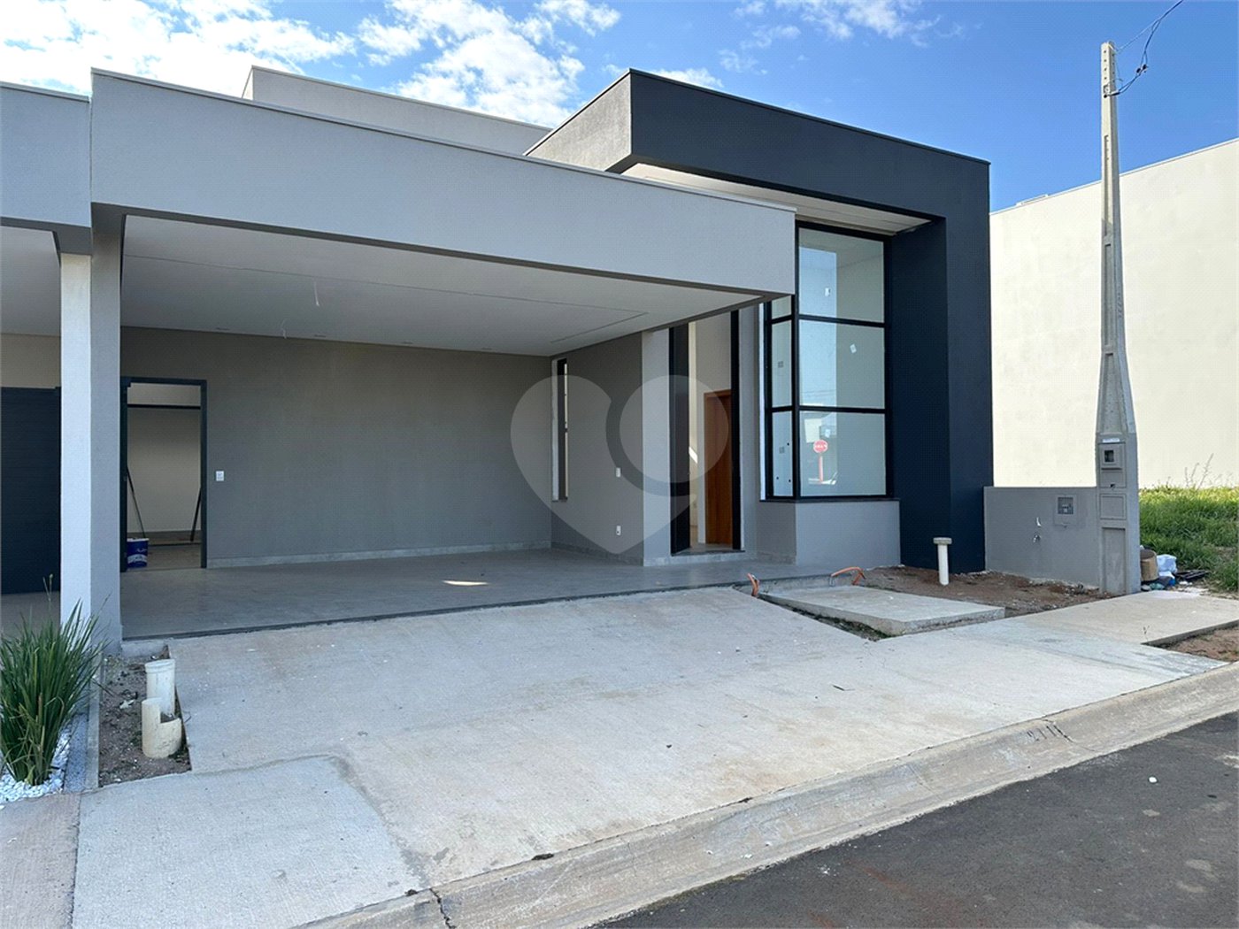 Casa a venda em São Carlos em condomínio fechado