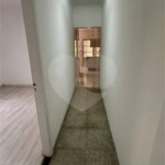 Sobrado na Vila Prudente com 161m², 2 dormitórios, 1 suíte e 2 vagas de garagem