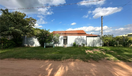 Casa à venda com 3 quartos em Lagoa Dourada, Brotas, SP