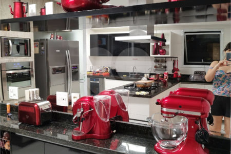 Apartamento à Venda na Mooca com 3 Suítes, Varanda Gourmet e 4 Vagas — 204m² no Condomínio Luzes da Mooca (Aceita Pet e Estuda Permuta)