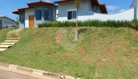 Casa à venda com 3 suítes no condomínio Residencial dos Lagos, Itupeva - SP