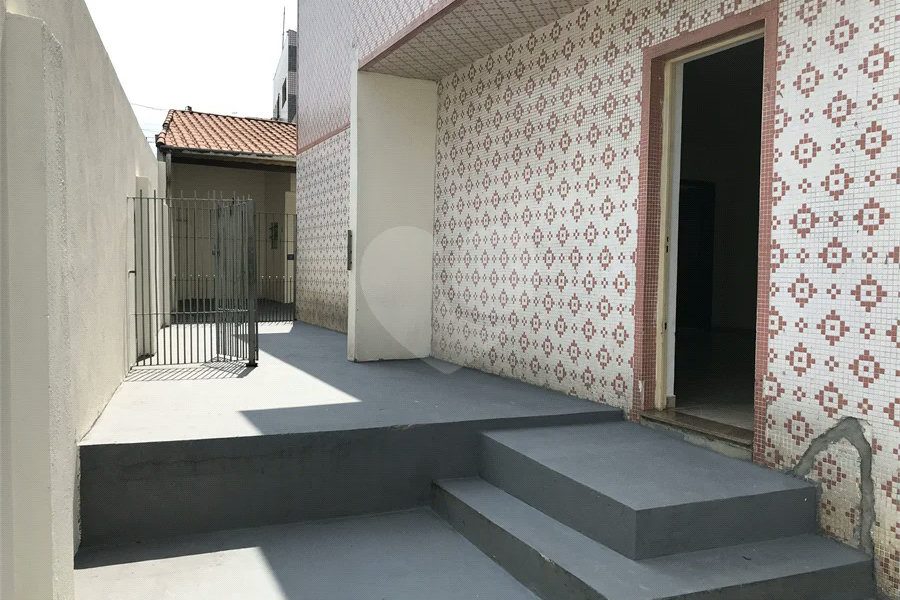 Sobrado à venda com 3 quartos em Vila Nivi, São Paulo, SP