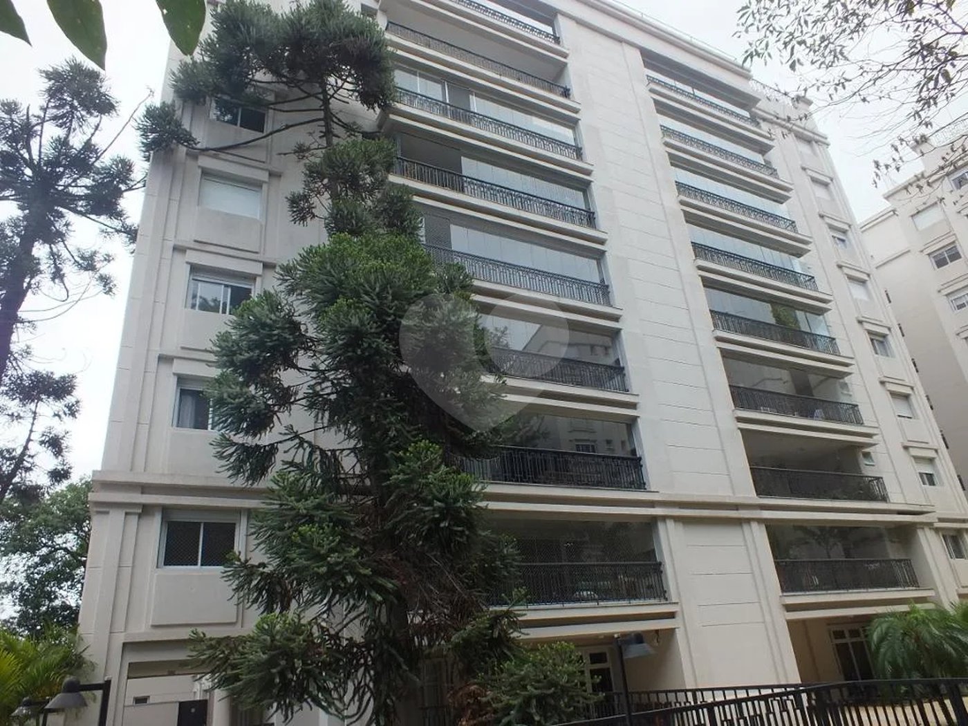 Apartamento com 03 suítes no Alto Da Boa Vista.