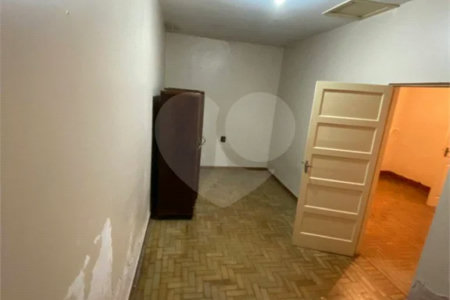 2 casas térreas em 1terreno no Anália Franco