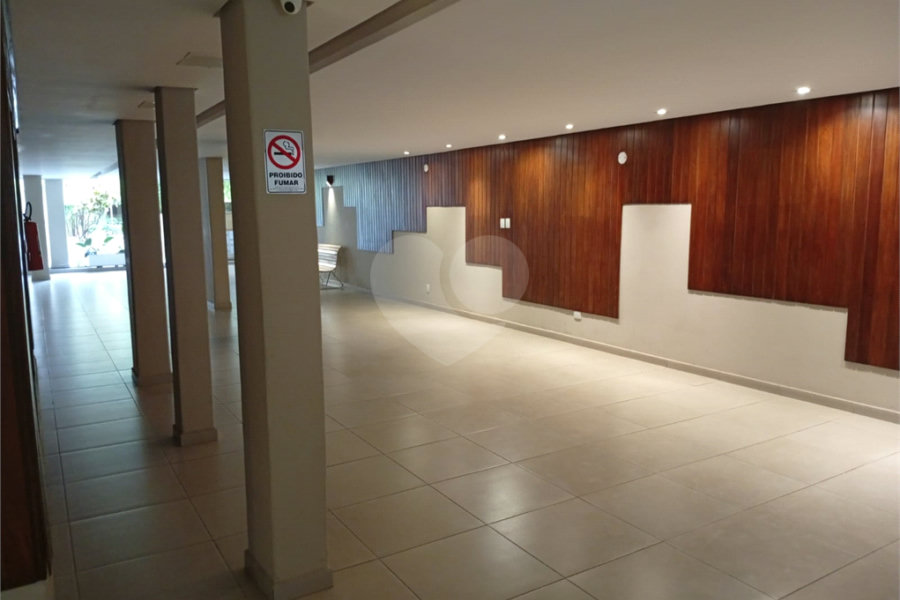 More perto dos melhores cafés, galerias e do agito cultural de Pinheiros, sem abrir mão do sossego de um lar completo, ventilação e luz natural;