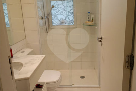 Apartamento na Região da Mooca. Excelente Localização com 3 Dormitórios sendo 1 Suíte e 2 Vagas de Garagem