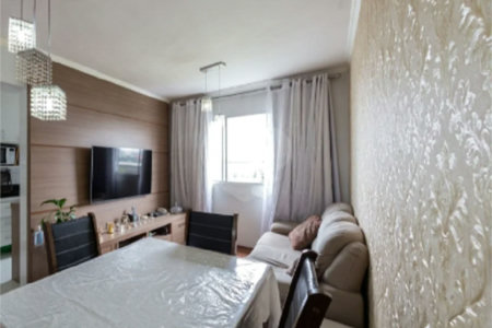 Apartamento na Mooca de 2 dormitórios, sala cozinha e banheiro, com portaria, academia e portaria.
