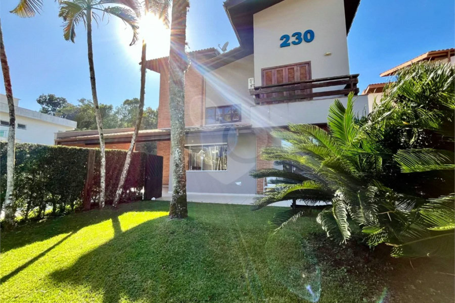 Casa à venda com 3 quartos, sendo 1 suíte, em Riviera de São Lourenço, Bertioga, SP