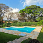 Casa à venda com 4 quartos, sendo 2 suítes, em Vila Petrópolis, Atibaia, SP